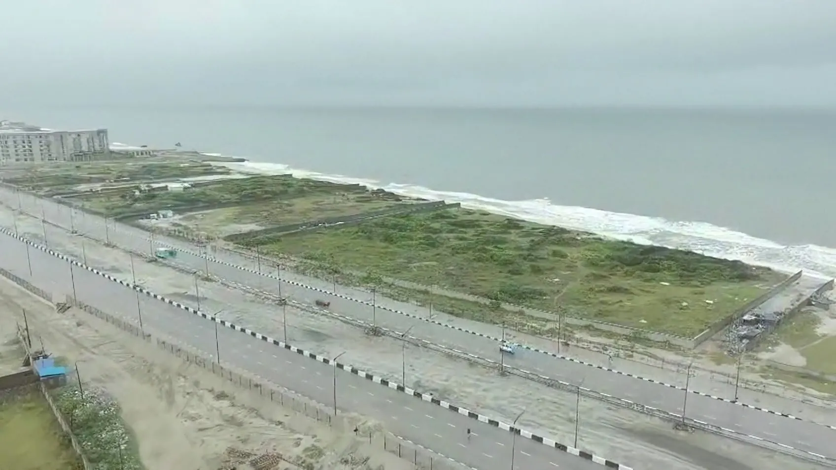 The coastal road and the Atlantic